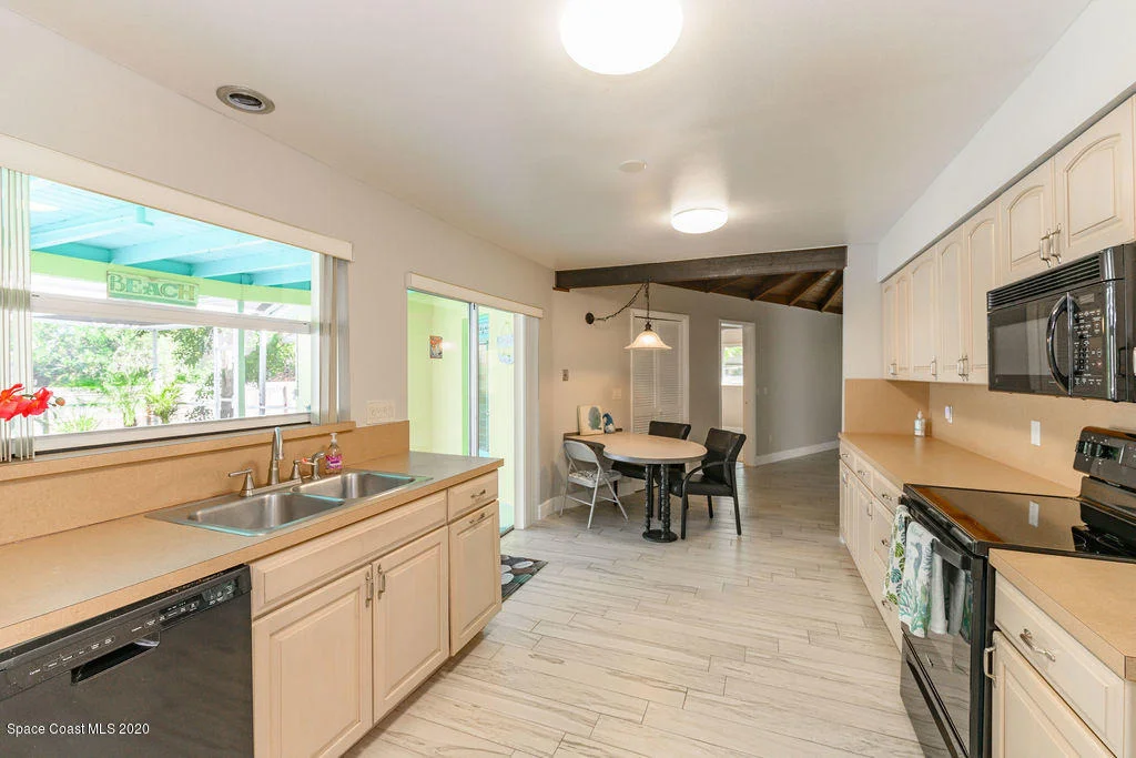 Photo of 250 Sand Pine Road