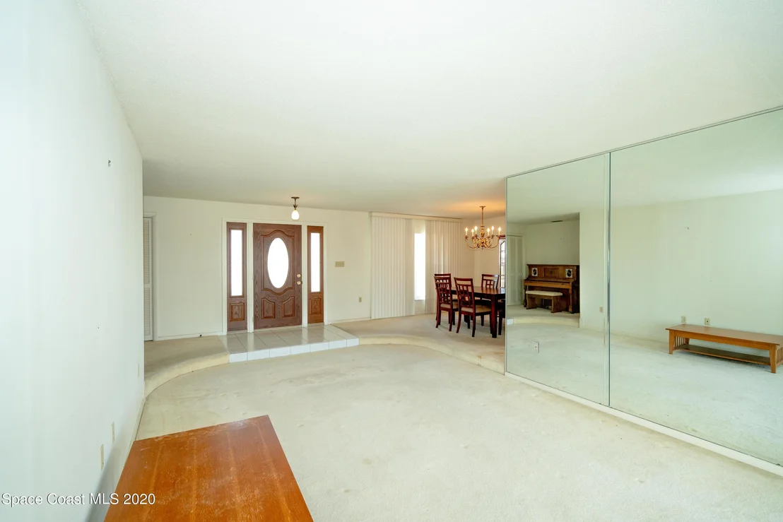 Photo of 452 Dorset Drive