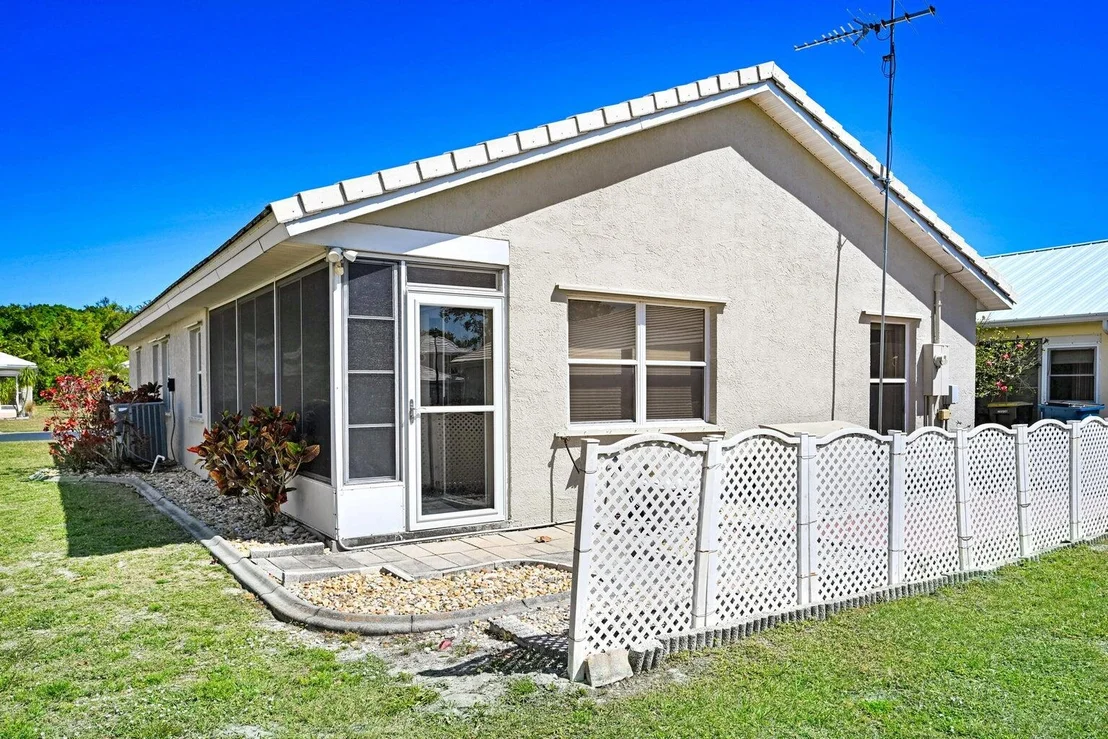 Photo of 1180 Goldenrod Circle NE