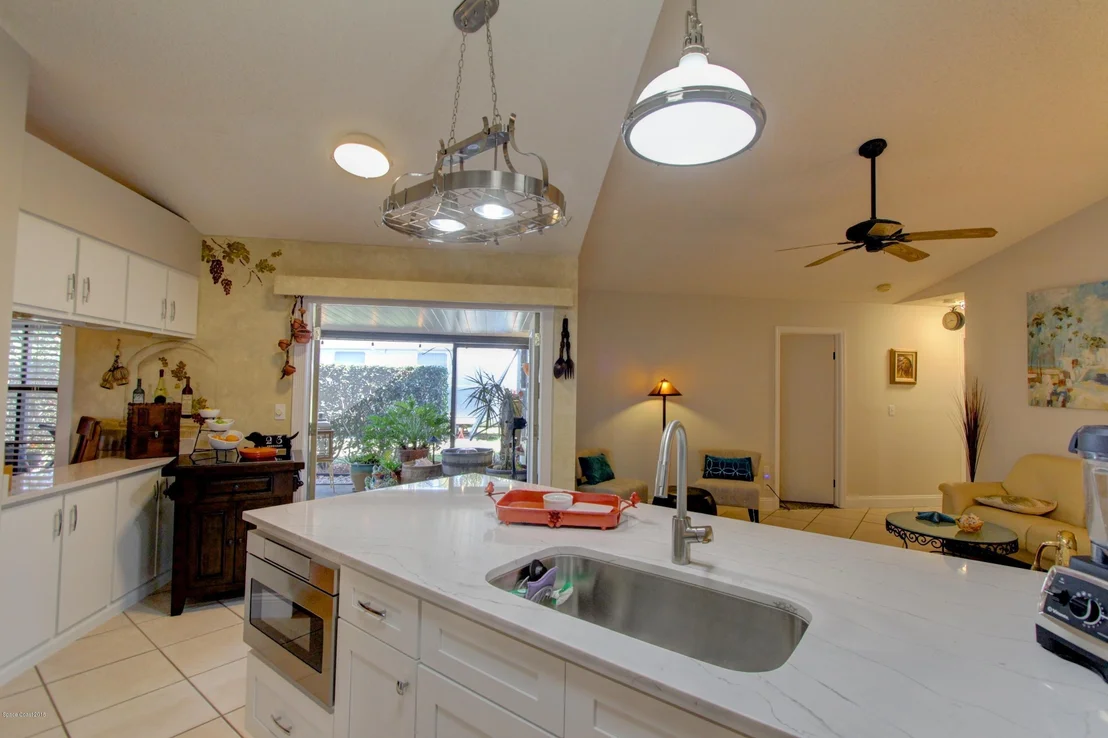 Photo of 1237 Lakeview Drive