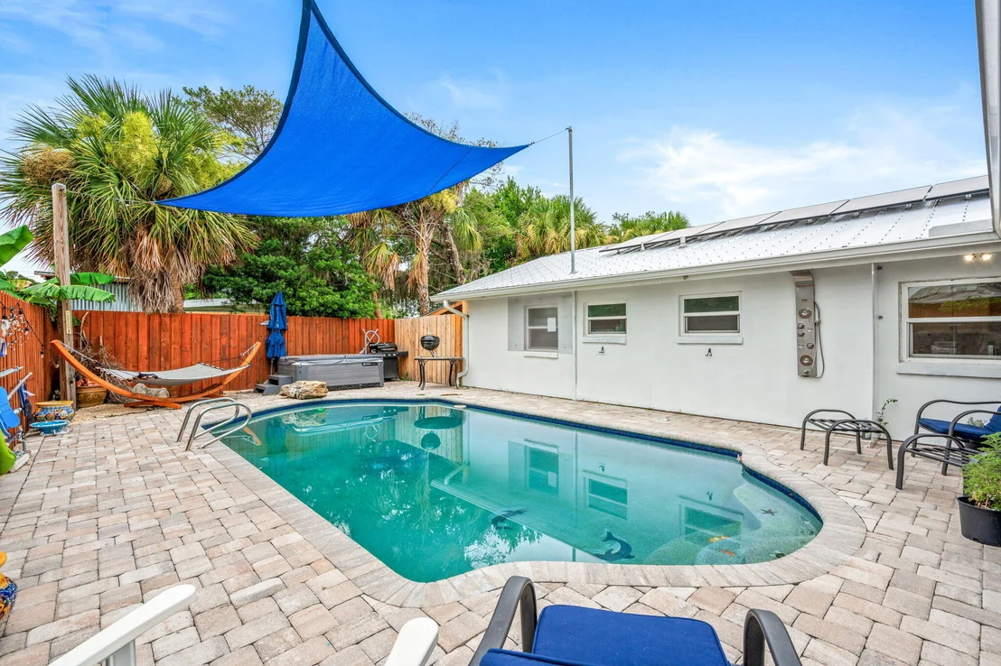 Photo of 1557 Hillcrest Drive