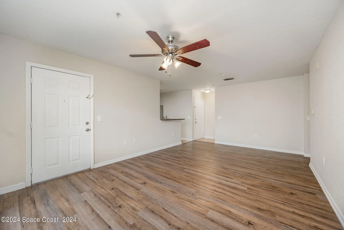 Photo of Unit 1021 at 3501 D'Avinci Way