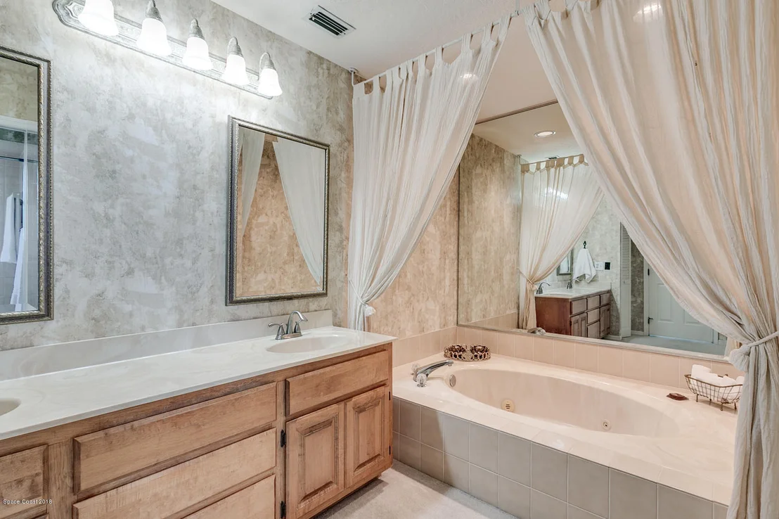 Photo of 685 Woodbridge Drive