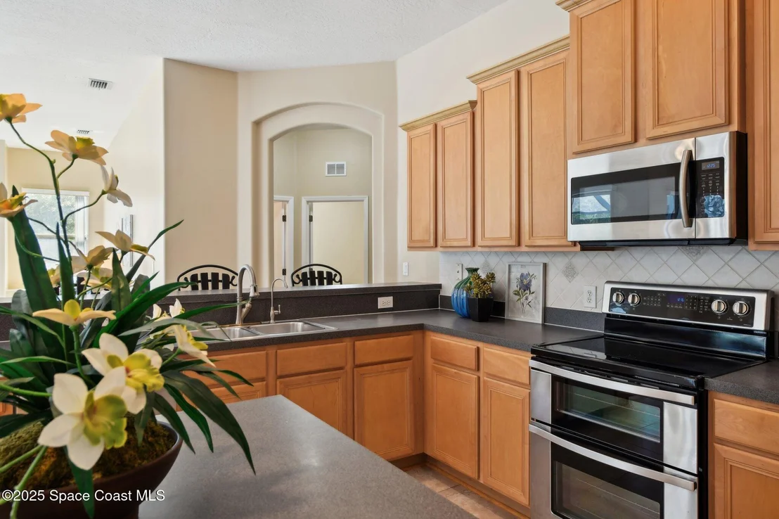 Photo of 115 Ridgemont Circle SE