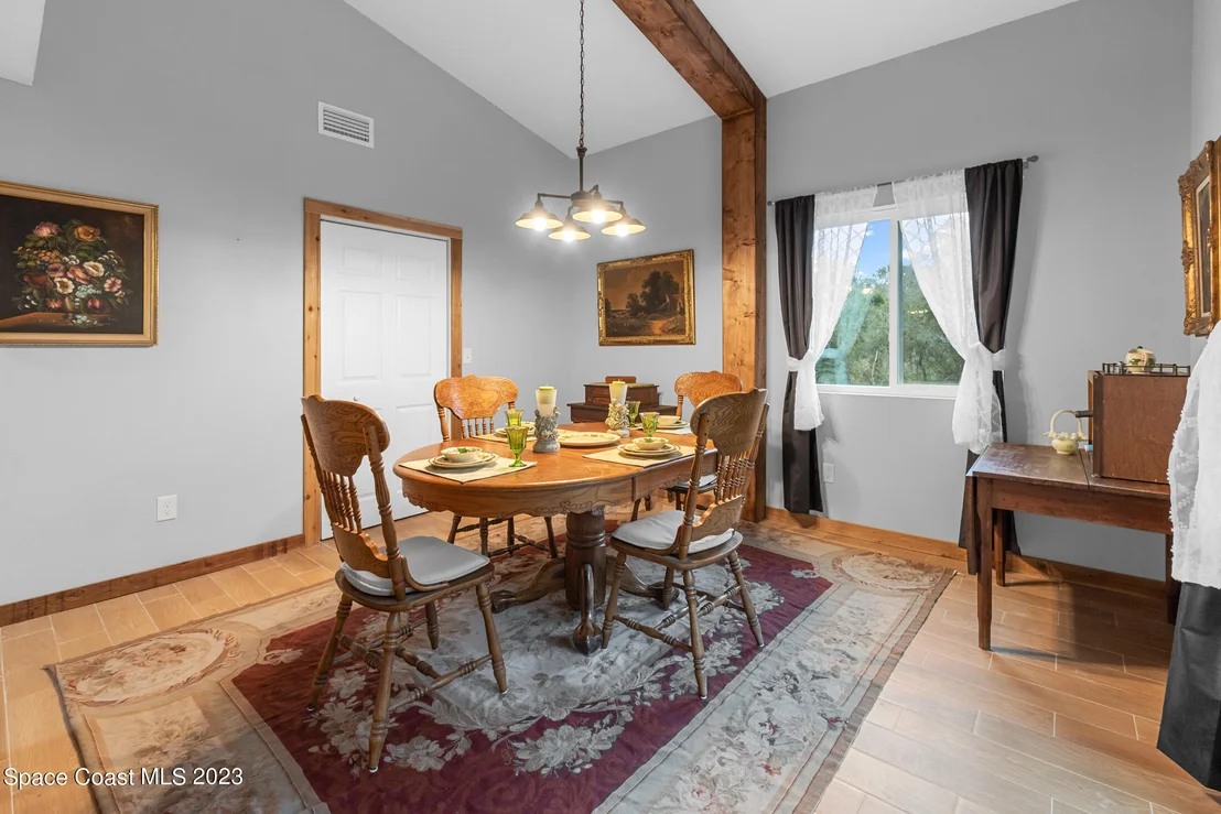Photo of 1370 Gopher Slough Road