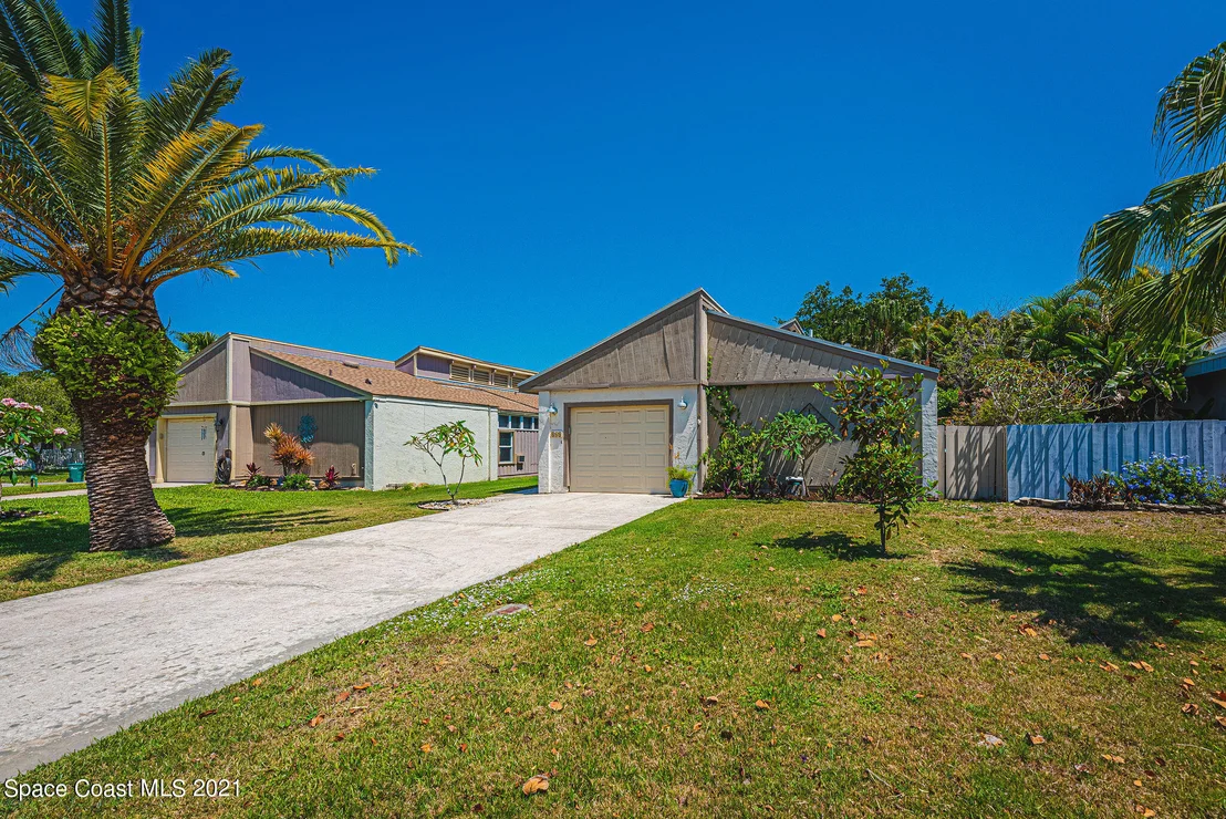 Photo of 460 Willow Tree Drive