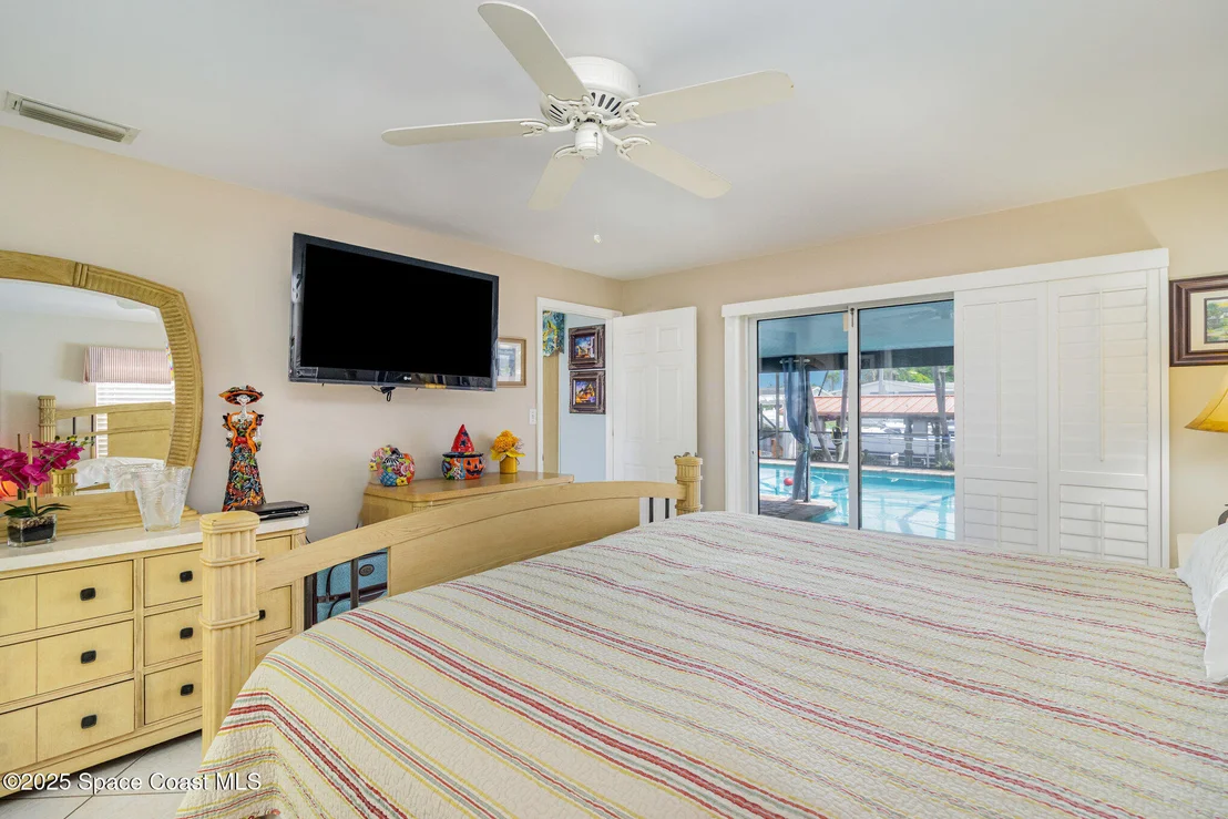 Photo of 425 Sparrow Drive