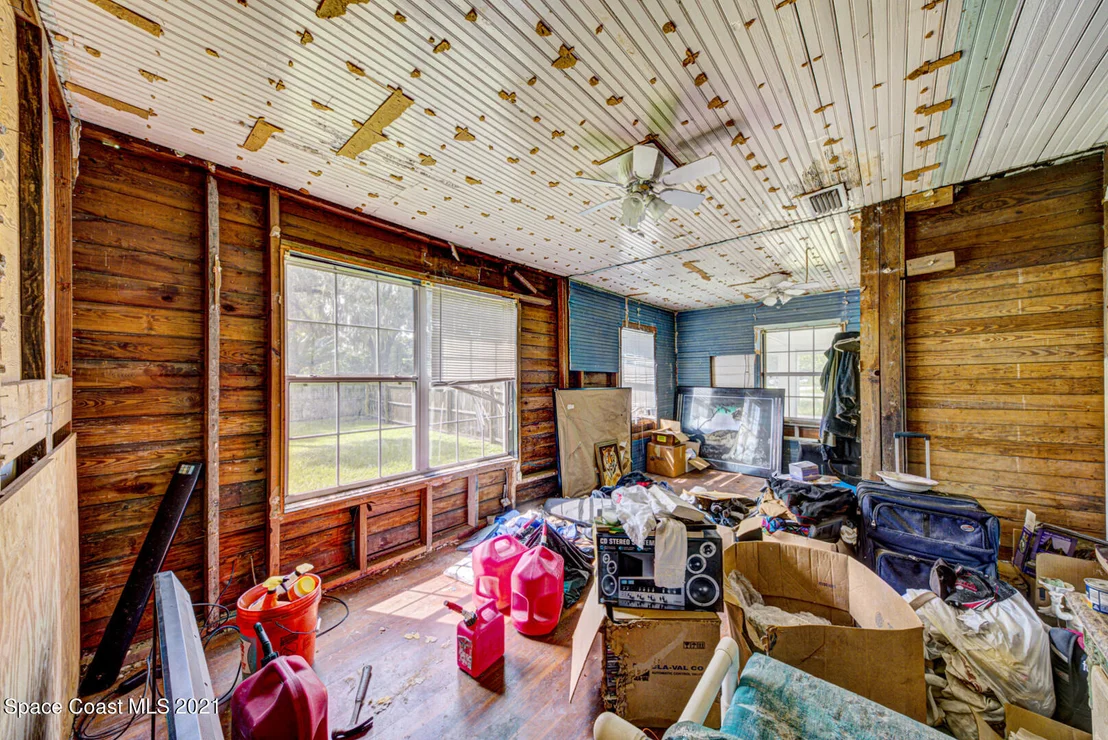 Photo of 2337 Broadway Avenue