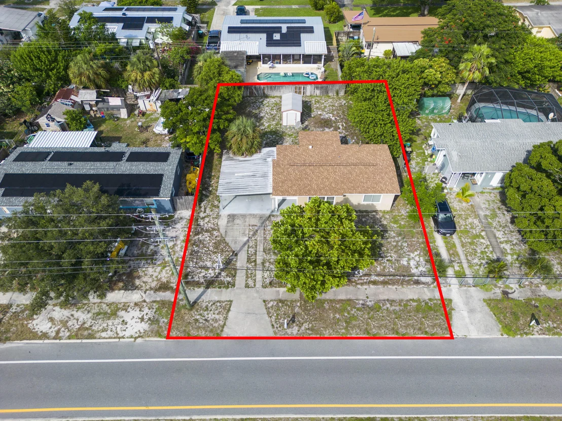 Photo of 939 Bianca Drive NE