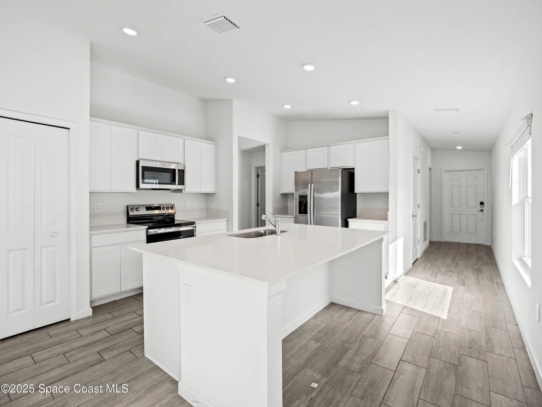 Photo of 1668 Colebrook Circle SW
