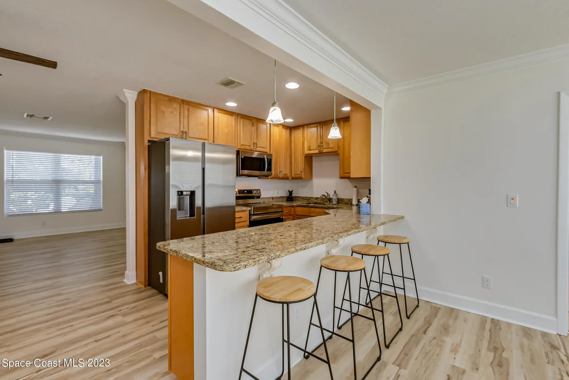 Photo of 842 Ixora Drive