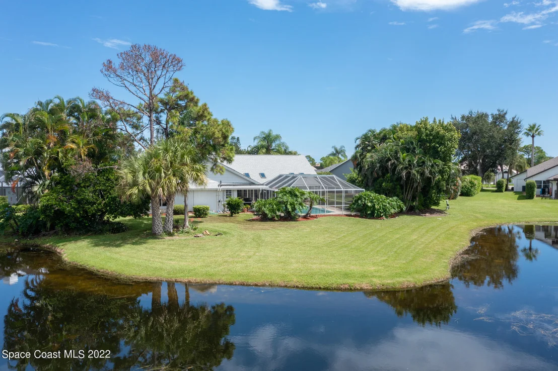 Photo of 686 Rossmoor Circle