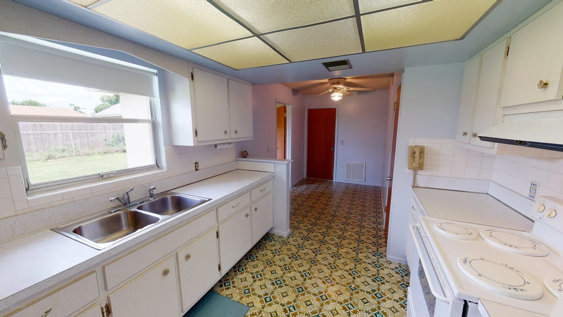 Photo of 566 Ford Circle E