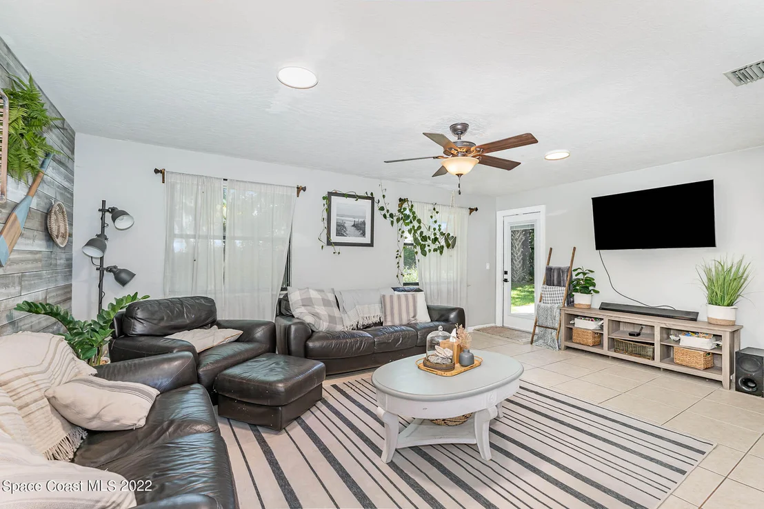 Photo of 142 11th (Eleventh) Avenue
