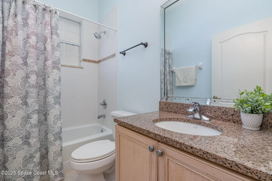 Photo of 1076 Eleuthera Drive NE