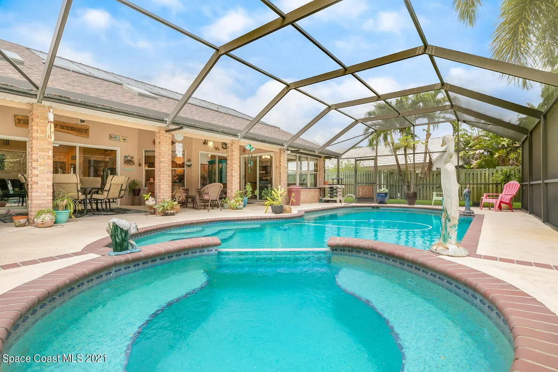 Photo of 654 Hummingbird Drive