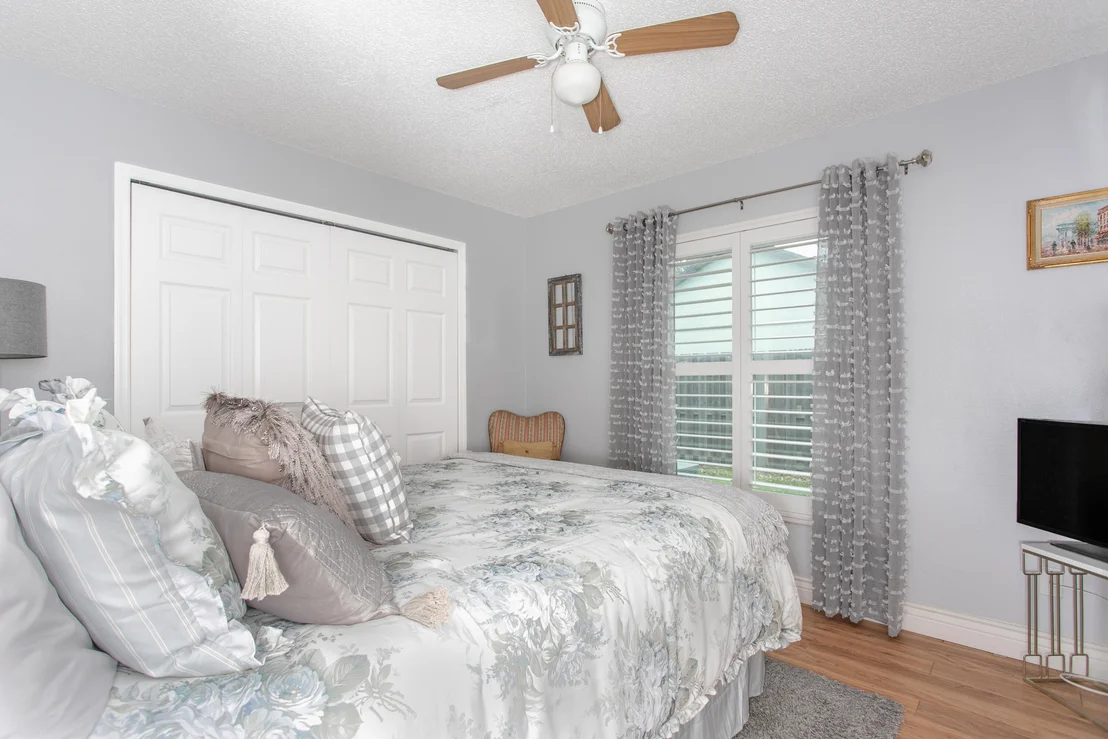 Photo of 2553 Nobility Avenue