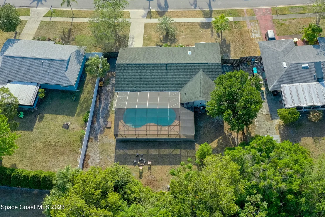 Photo of 1113 Cromey Road NE