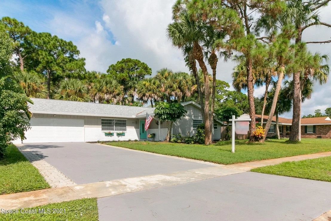 Photo of 603 Dundee Circle