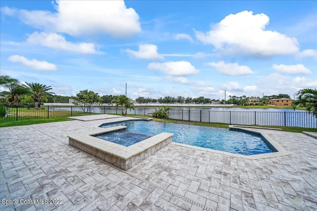 Photo of 1405 Talon Way