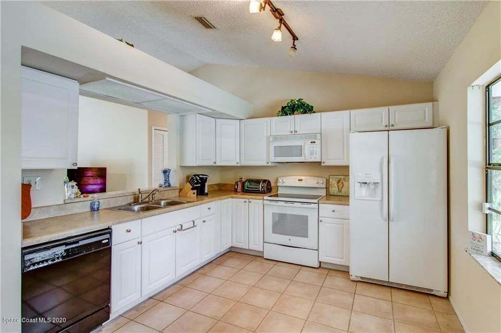 Photo of 1533 Polynesian Lane