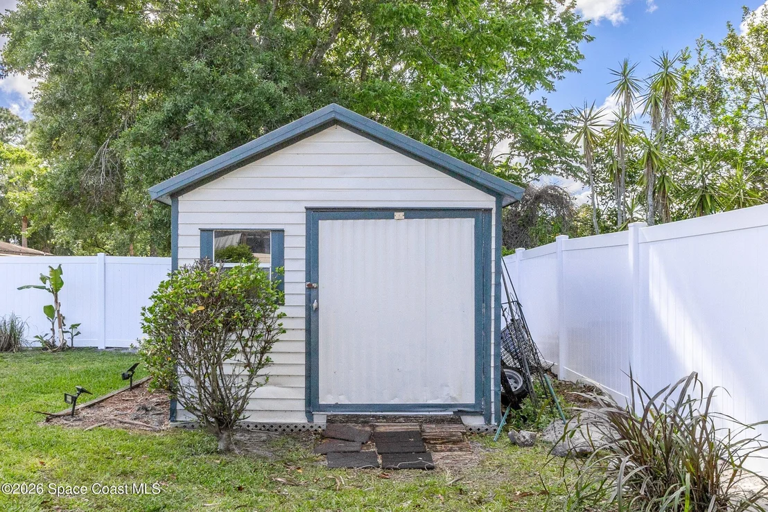 Photo of 413 Orlov Road NW