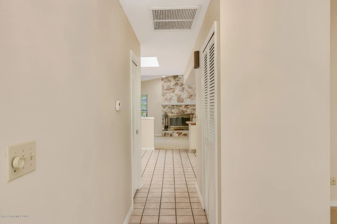 Photo of 2274 Woodlawn Circle