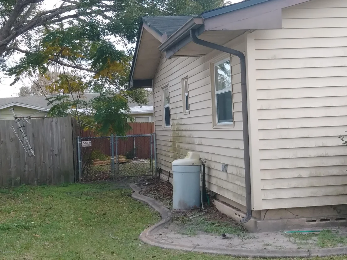 Photo of 4384 Collins Road