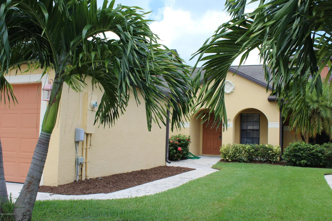 Photo of Unit 103 at 1035 Luminary Circle
