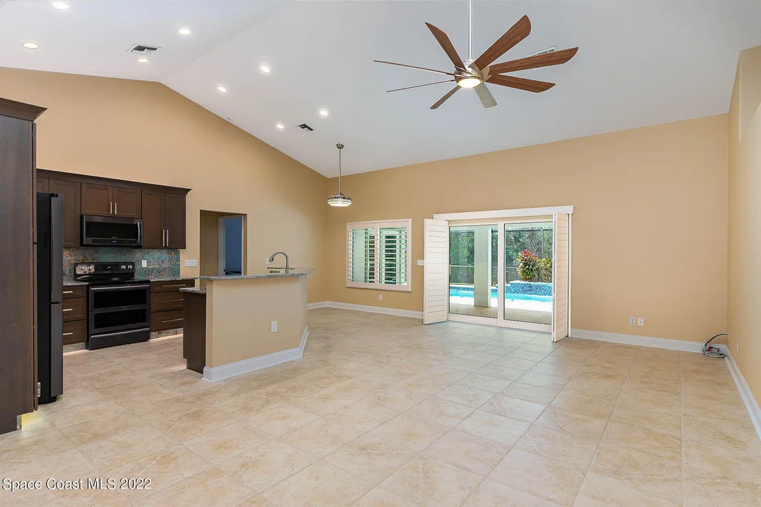 Photo of 6573 Sheridan Road
