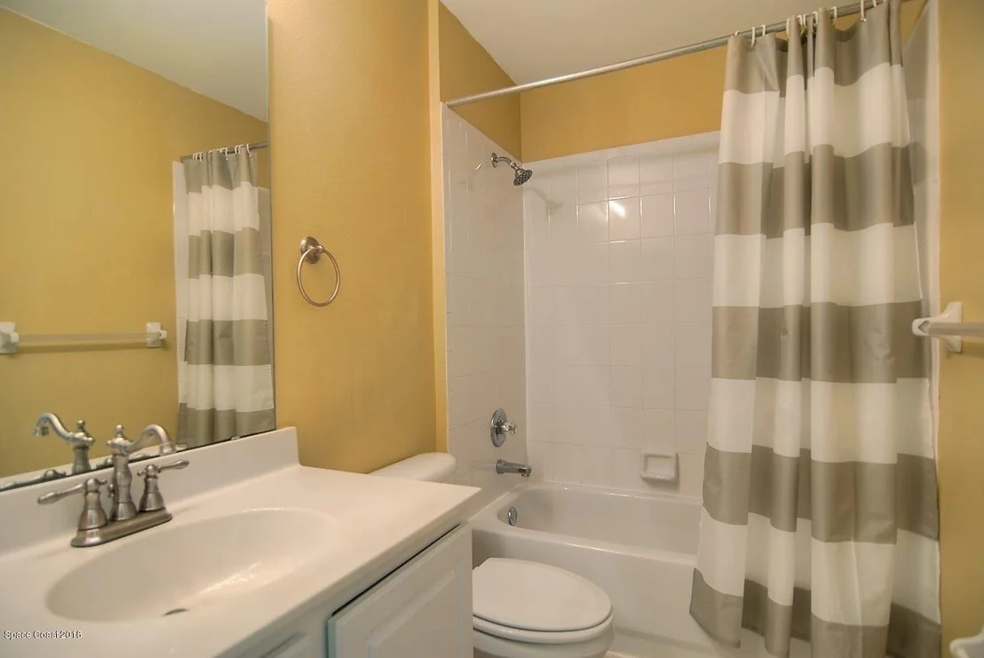 Photo of 1126 White Oak Circle
