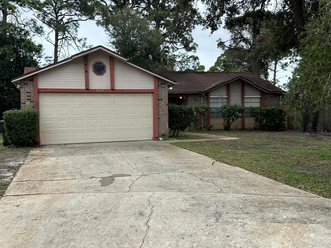 Photo of 812 Pine Valley Court