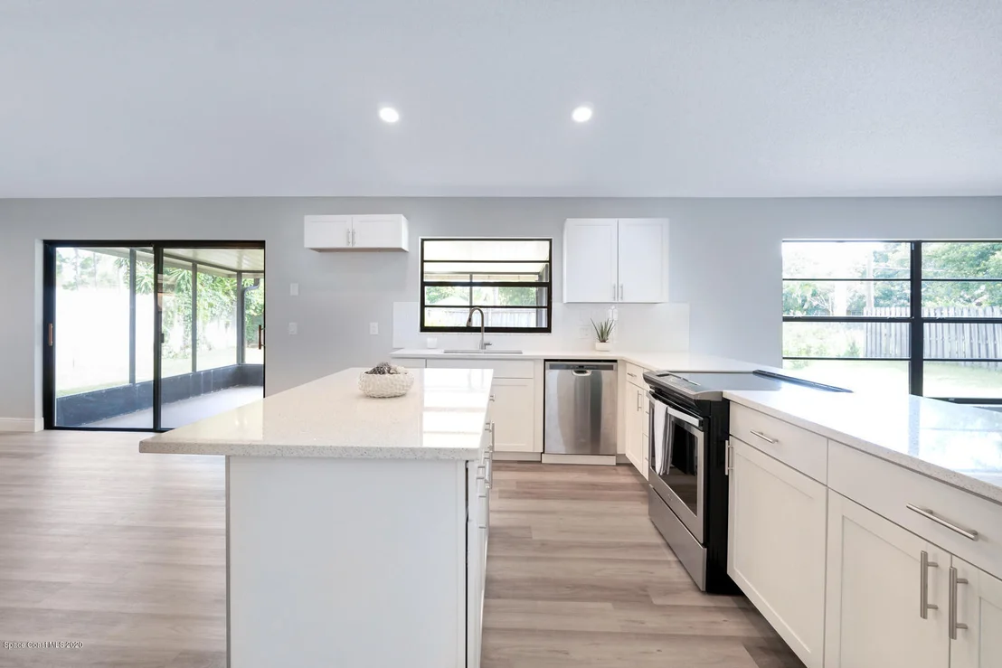 Photo of 908 Jamestown Drive