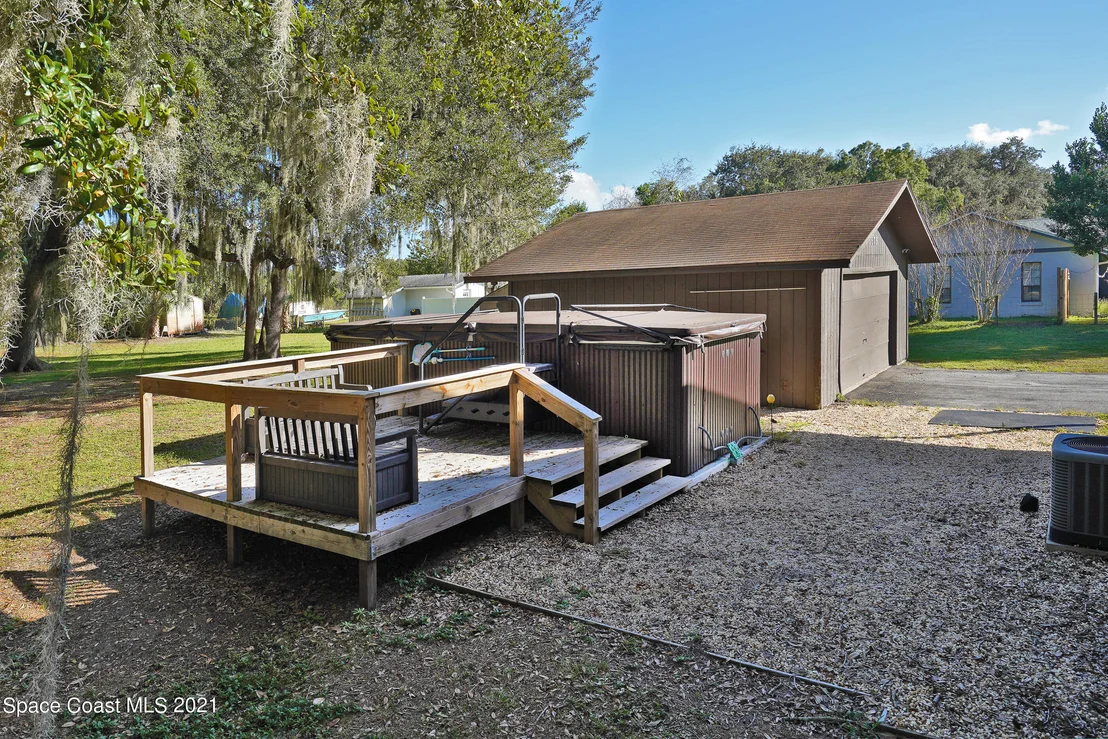Photo of 1375 War Eagle Boulevard