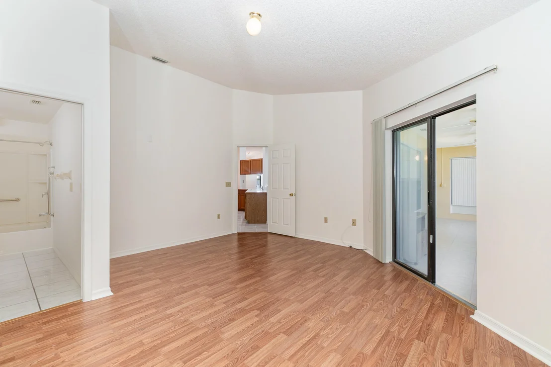 Photo of 569 Balcom Terrace SE