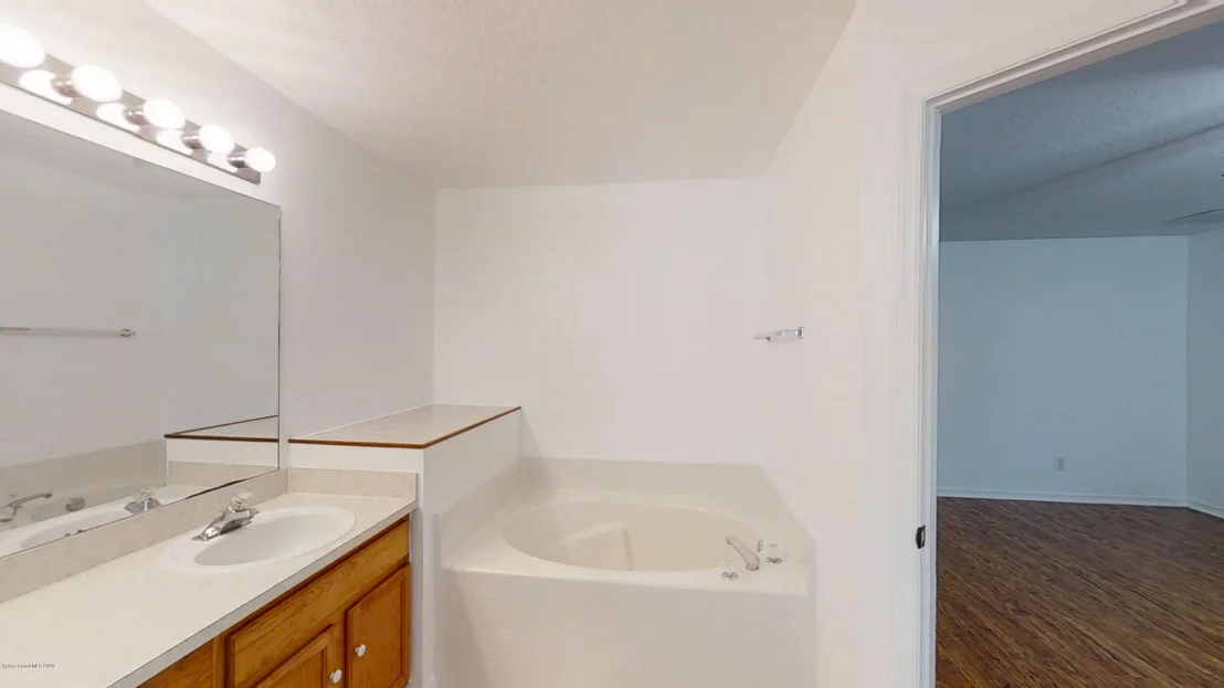 Photo of 6800 Cecil Road