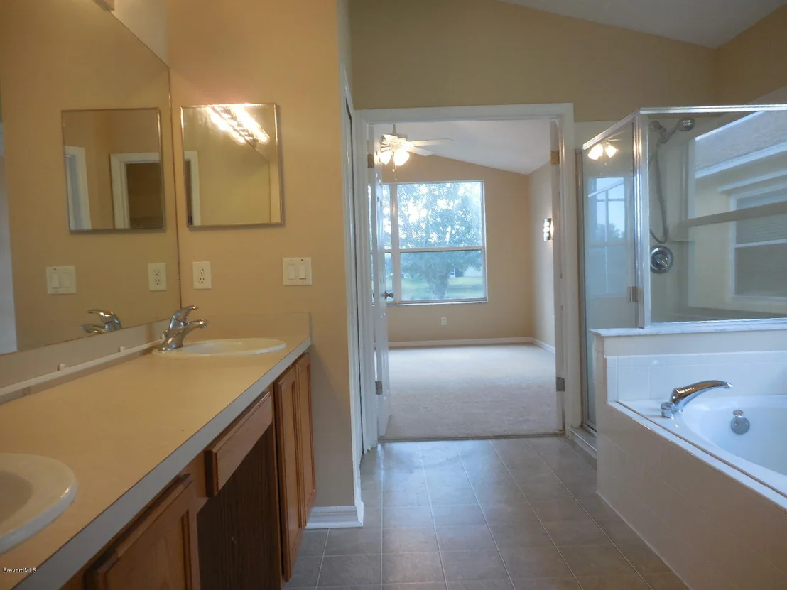 Photo of 1095 Sedgewood Circle