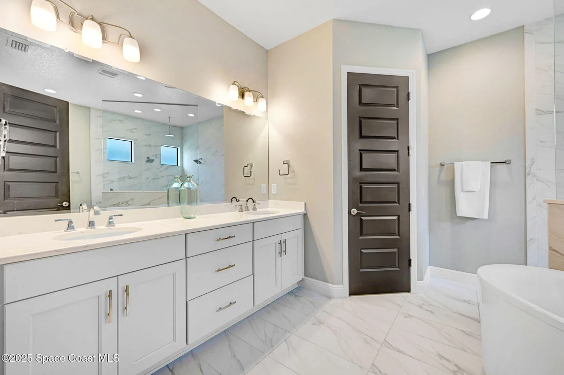 Photo of 8116 Stonecrest Drive