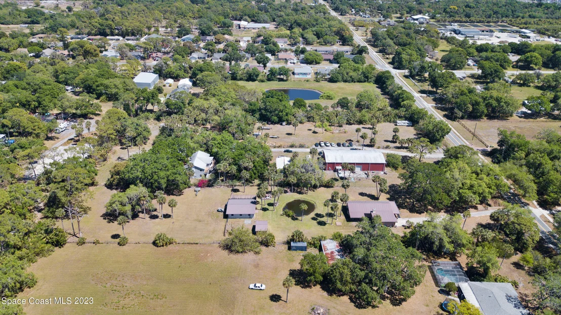 Photo of 2490 Lake Drive