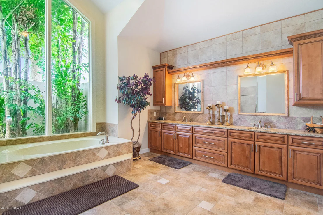 Photo of 717 Oak Park Drive