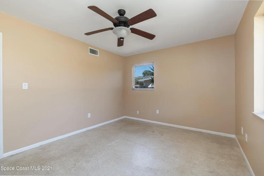 Photo of 950 Fulton Lane NE