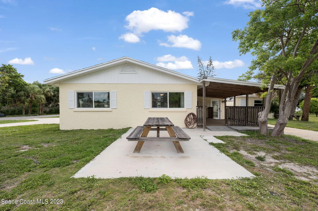 Photo of 2110 Palm Avenue