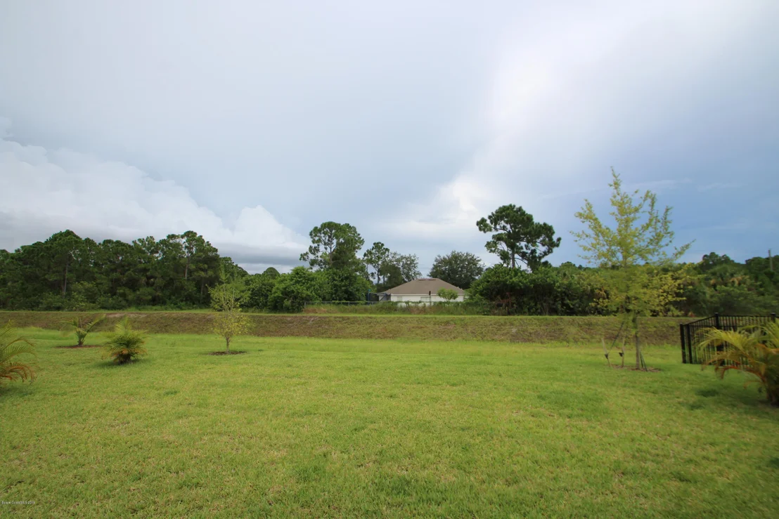 Photo of 1216 Dillard Drive SE