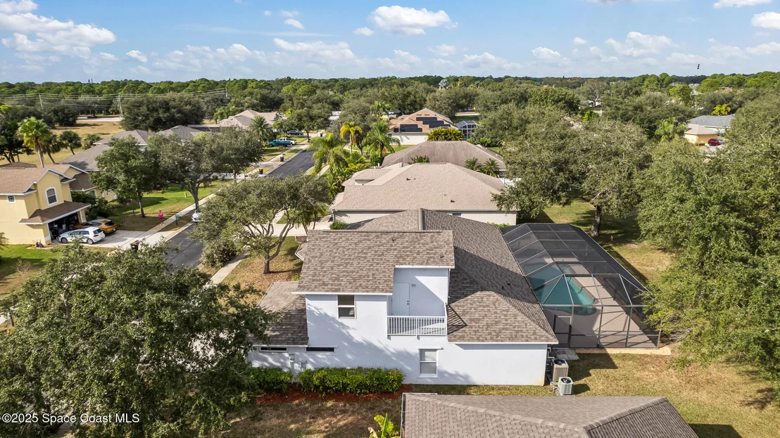 Photo of 1785 Windbrook Drive SE