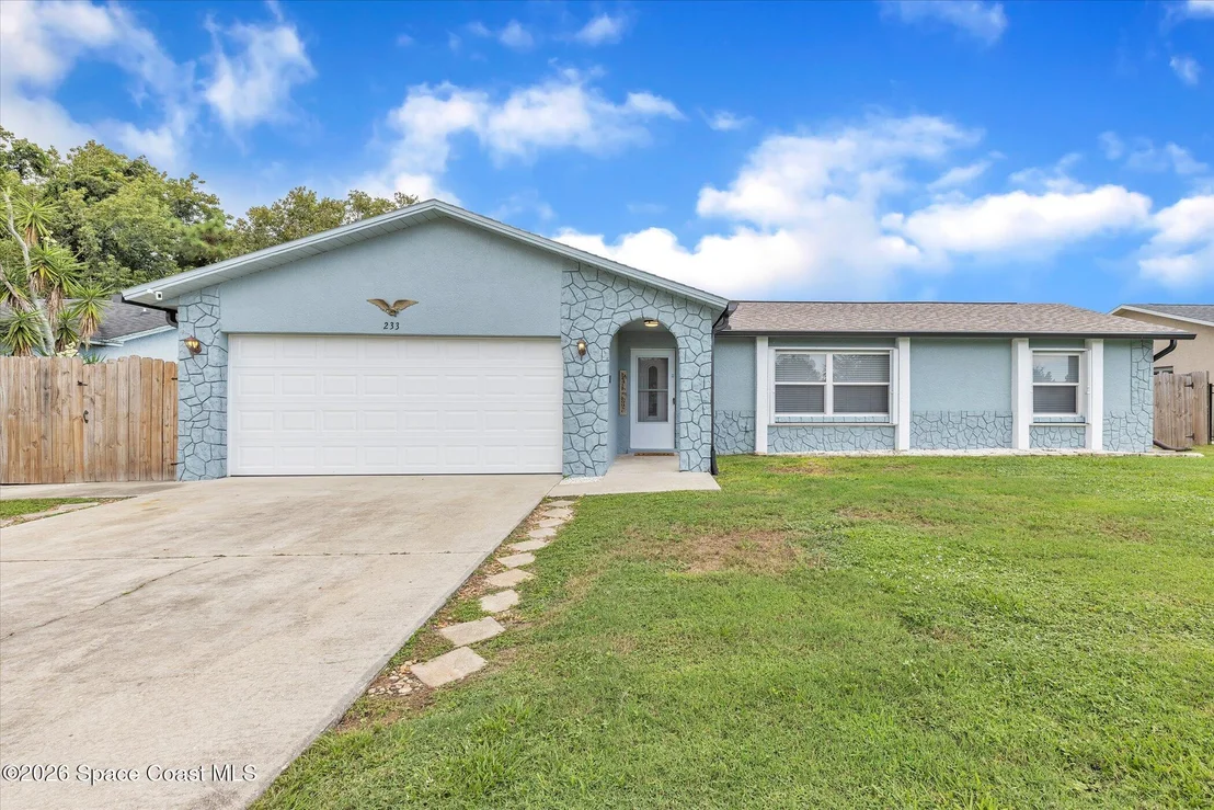 Photo of 233 Cinnamon Lake Circle