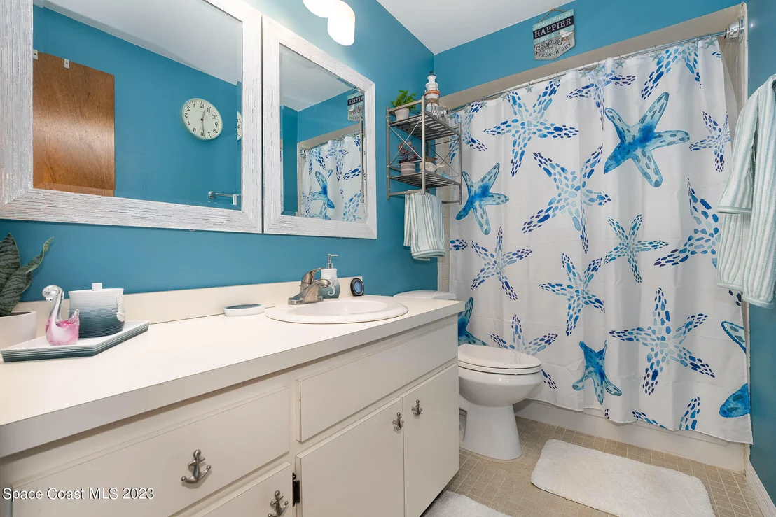 Photo of 320 Bayhead Drive
