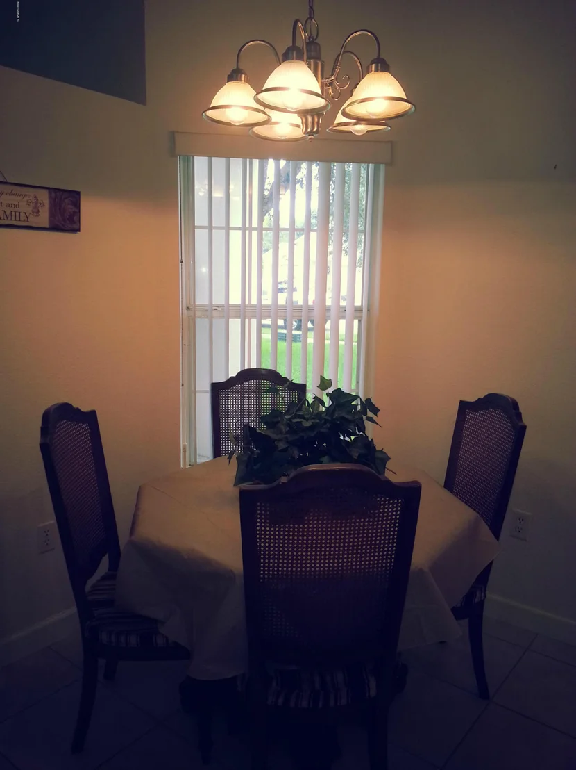 Photo of 2407 Mountain View Avenue