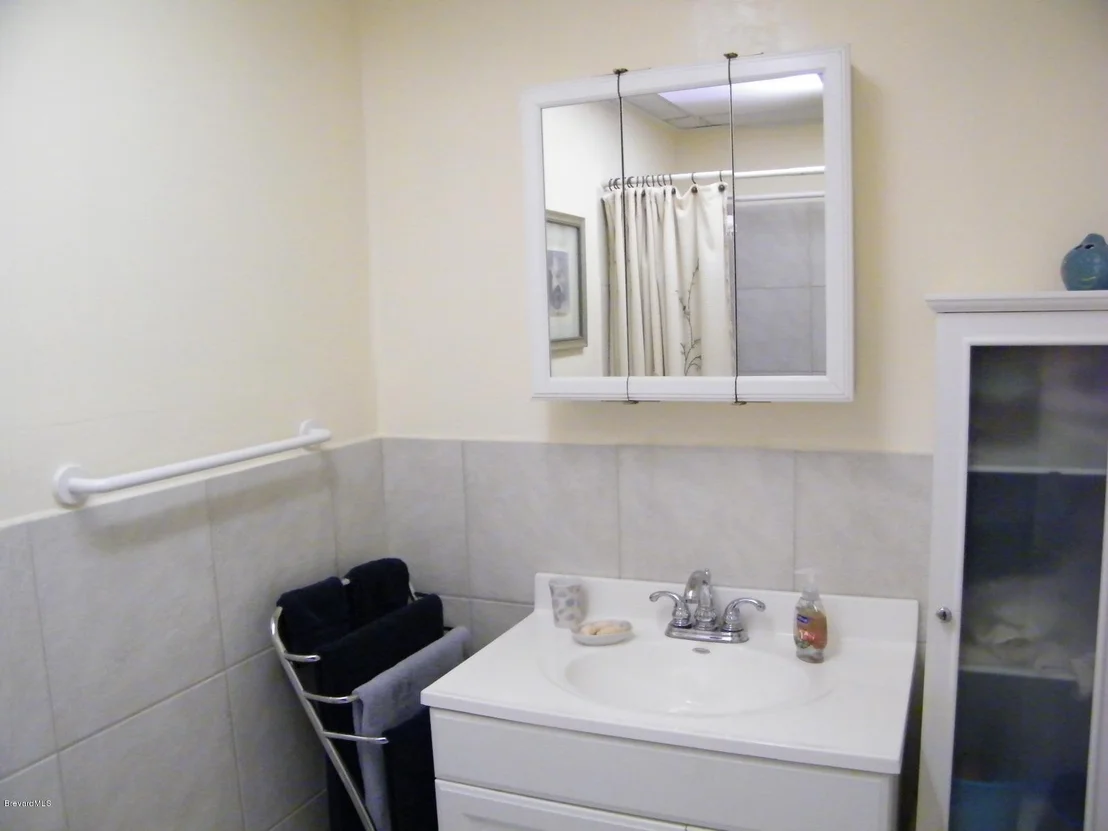Photo of 1665 Leach Circle