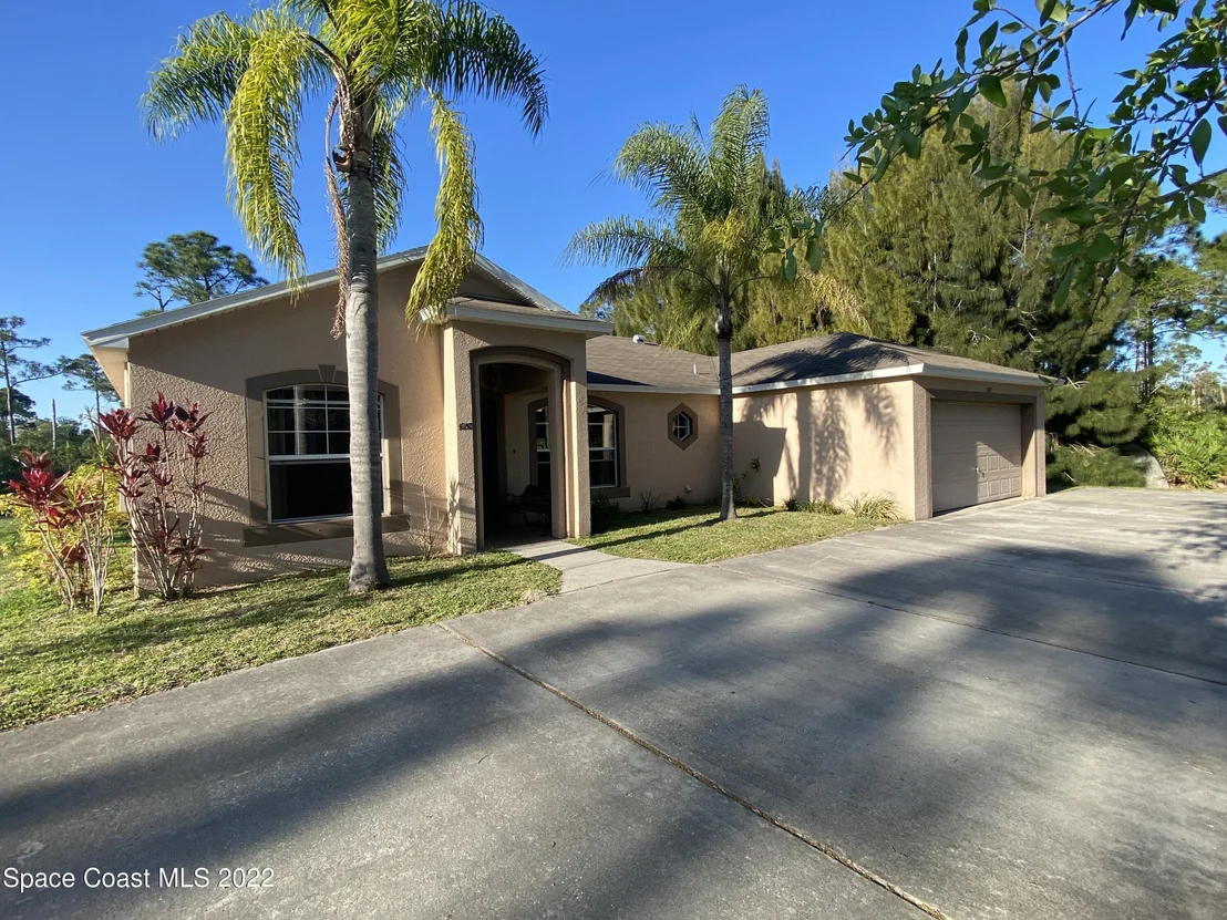 Photo of 1050 Parsley Avenue