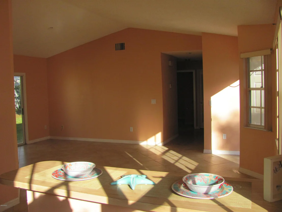 Photo of 835 NE Bracken